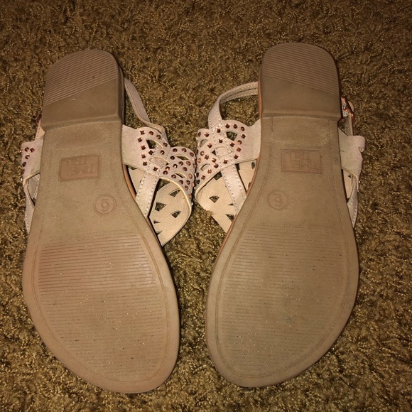 Sandals - Picture 3 of 4